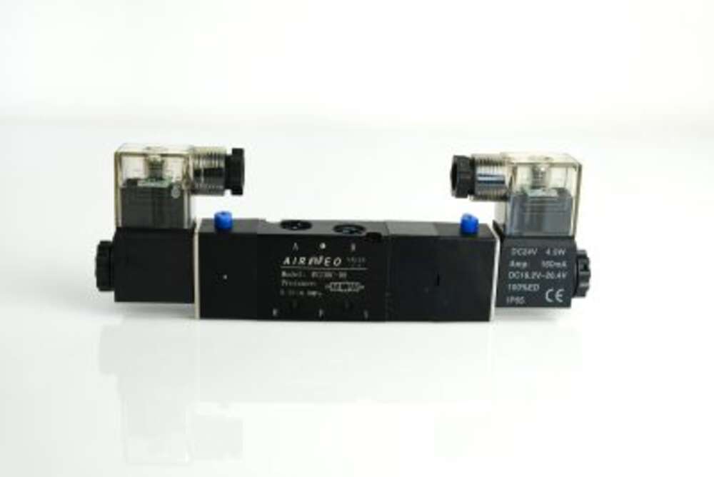 Пневморозподілювач 4V230C-08,DC24V