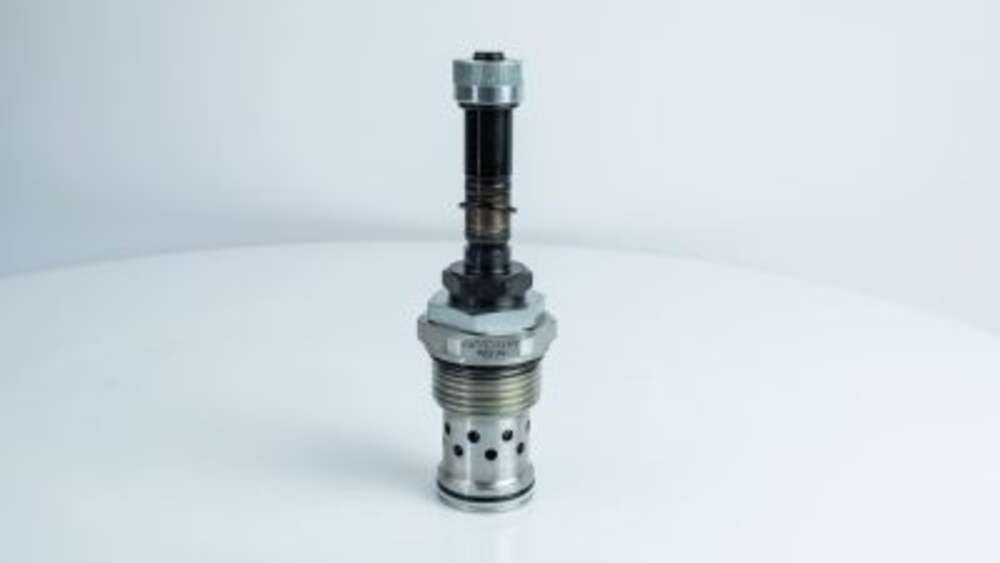 Leak-Free Cartridge Directional Control Valves 005.556 and 005.557